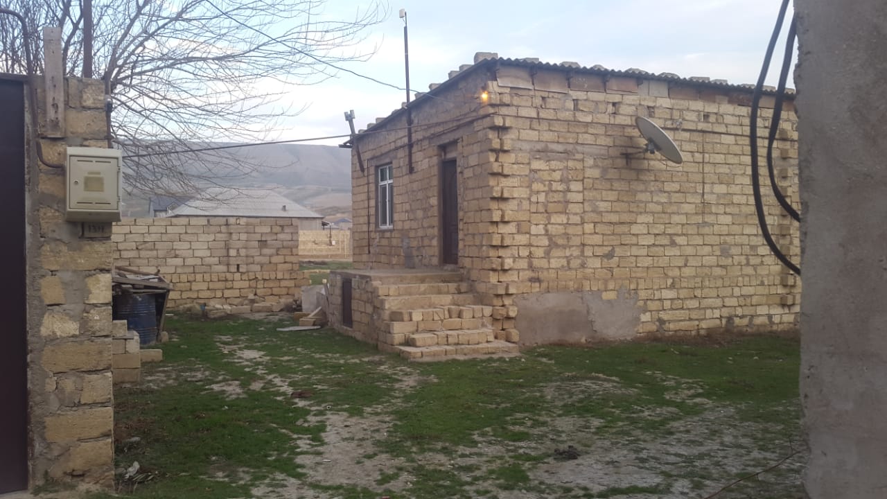 Yarım tikili həyət evi